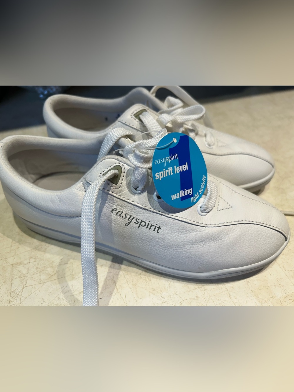 NEW EasySpirit Womens’ White Walking Shoe - Spirit Level Size 5